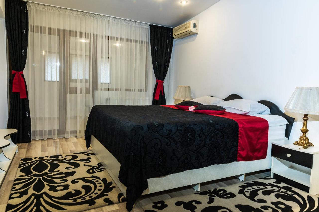 Hotel Royal Urziceni Esterno foto